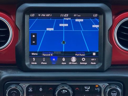 Used 2018 Jeep Wrangler Unlimited Rubicon w/ Dual Top Group AWD/4WD image 25