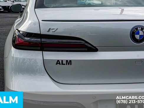 Used 2025 BMW i7 eDrive50 w/ M Sport Package image 15