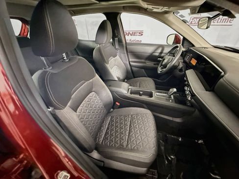 Certified 2025 Nissan Kicks SV w/ SV Premium Package AWD/4WD image 29