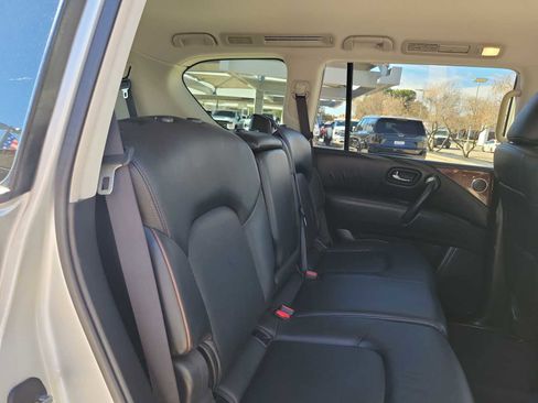 Used 2020 Nissan Armada SL image 13