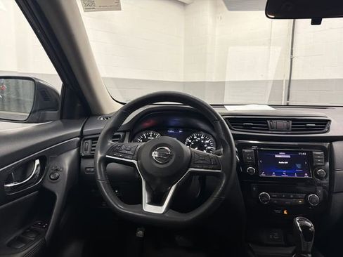Used 2018 Nissan Rogue SV AWD/4WD image 33