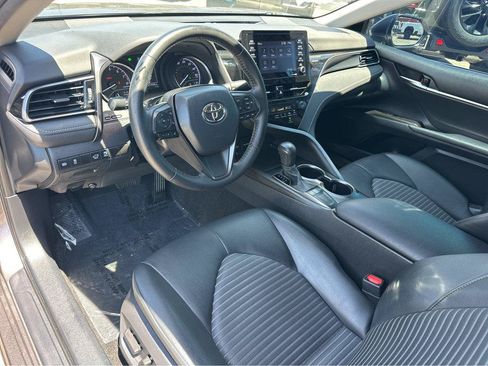 Used 2022 Toyota Camry SE w/ Convenience Package FWD image 16