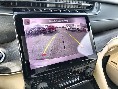 Used 2021 Jeep Grand Cherokee L Limited w/ Trailer Tow Package image 17