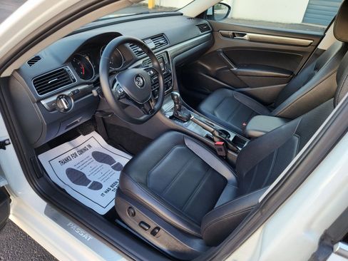 Used 2018 Volkswagen Passat 2.0T SE FWD image 7