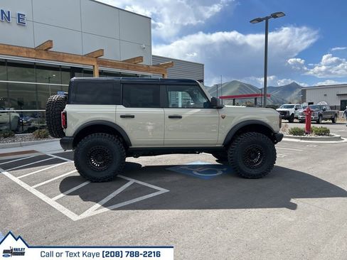 New 2025 Ford Bronco Badlands w/ Sasquatch Package AWD/4WD image 40