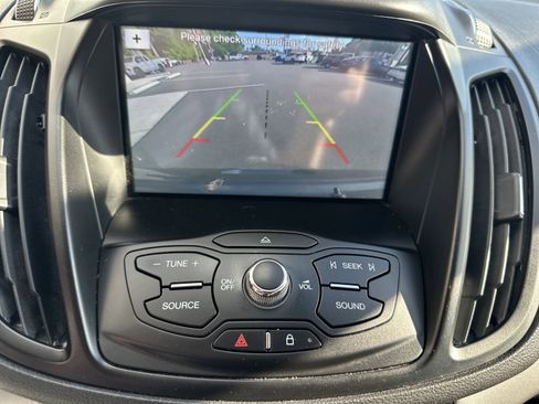 Used 2016 Ford Escape SE w/ Equipment Group 201A FWD image 16