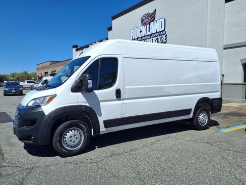Used 2024 RAM ProMaster 2500 w/ Convenience Group FWD image 5
