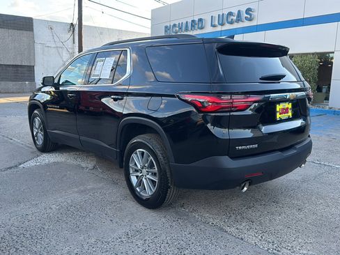 Used 2023 Chevrolet Traverse LT FWD image 7