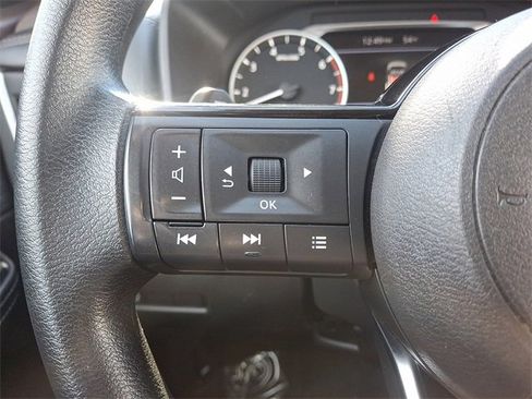 Used 2023 Nissan Rogue SV image 21