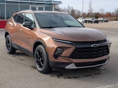 Used 2023 Chevrolet Blazer LT w/ Midnight/Sport Edition image 3
