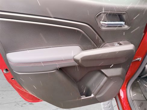 Used 2024 Chevrolet Colorado Z71 w/ Z71 Convenience Package 2 image 33