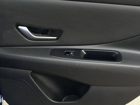 Certified 2023 Hyundai Elantra Limited w/ Cargo Package image 24