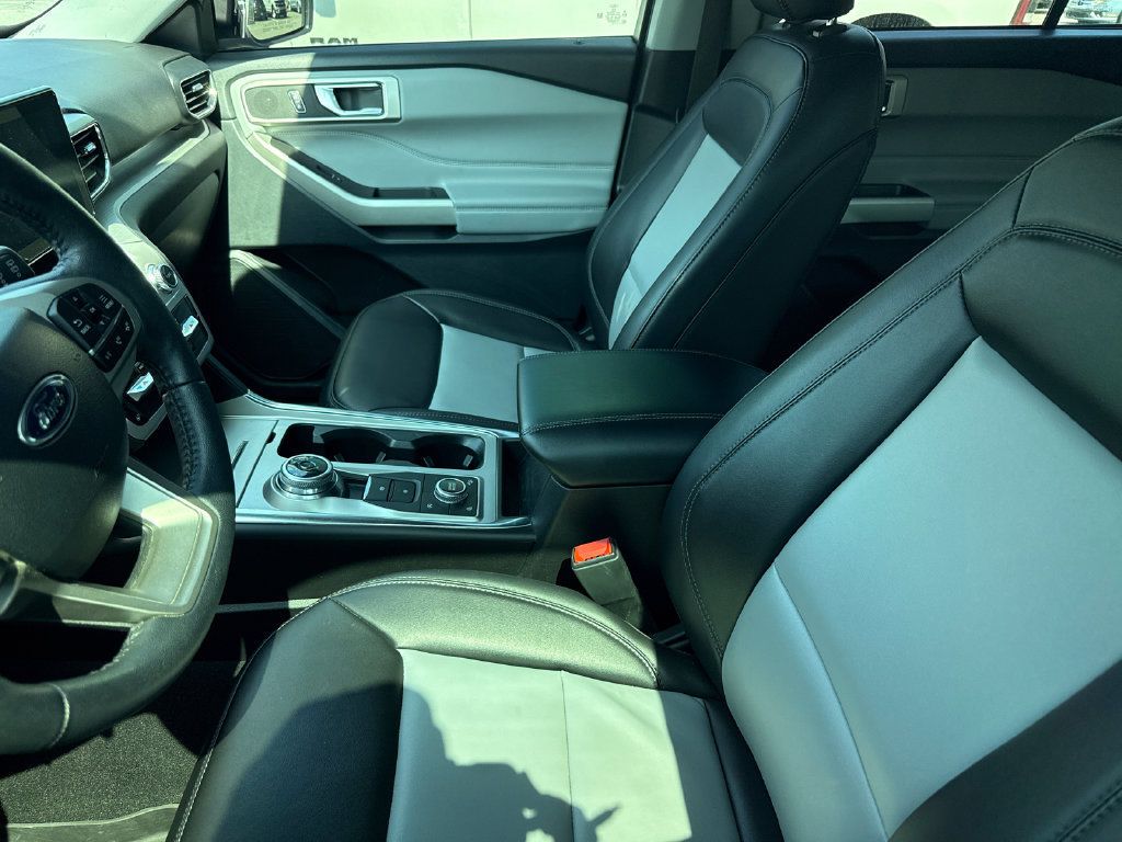 Used 2024 Ford Explorer XLT w/ Equipment Group 202A AWD/4WD image 10