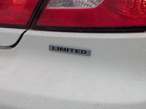 Used 2008 Chrysler Sebring Limited w/ Luxury Group image 27