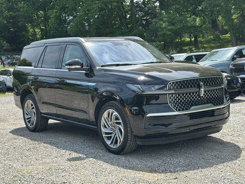New 2025 Lincoln Navigator Reserve AWD/4WD image 29