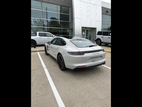 Used 2019 Porsche Panamera GTS AWD/4WD image 4