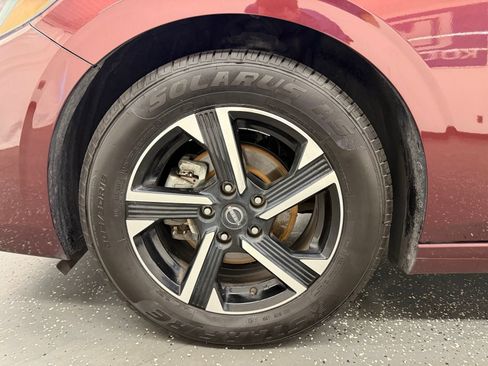Used 2024 Nissan Sentra SV FWD image 18