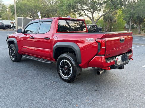 Used 2025 Toyota Tacoma TRD Off-Road image 3
