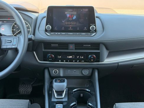 Used 2023 Nissan Rogue SV AWD/4WD image 22
