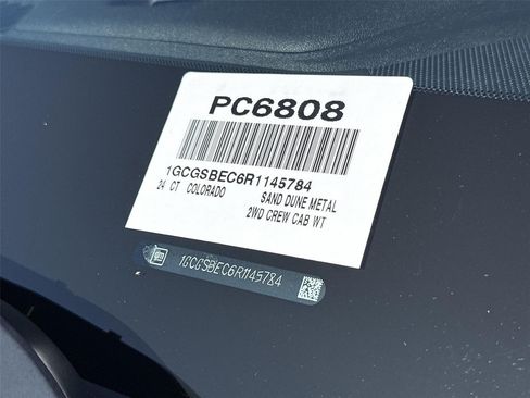 Used 2024 Chevrolet Colorado W/T RWD image 30