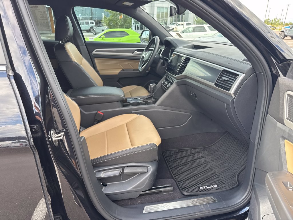 Used 2022 Volkswagen Atlas Cross Sport SE FWD image 27