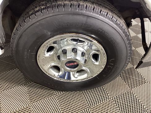 Used 2020 GMC Savana 2500 image 7