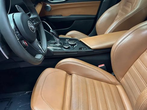 Used 2018 Alfa Romeo Giulia Ti Sport w/ Quick Order Package 22U Sport RWD image 13