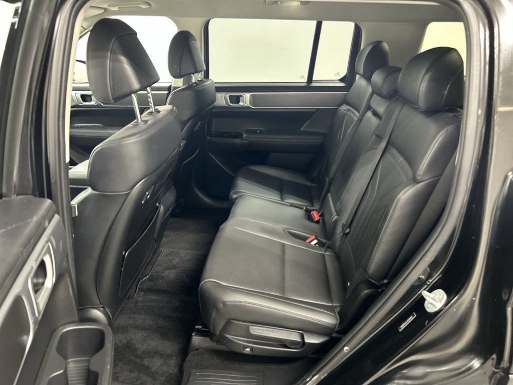 Used 2025 Hyundai Santa Fe SEL AWD/4WD image 19
