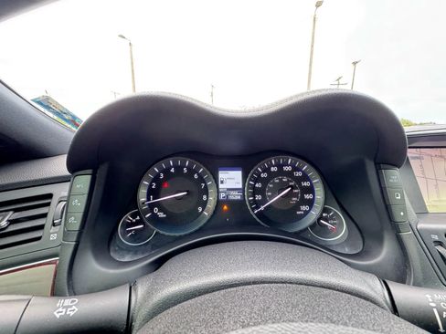 Used 2016 INFINITI Q70 3.7 w/ Sport Package image 19