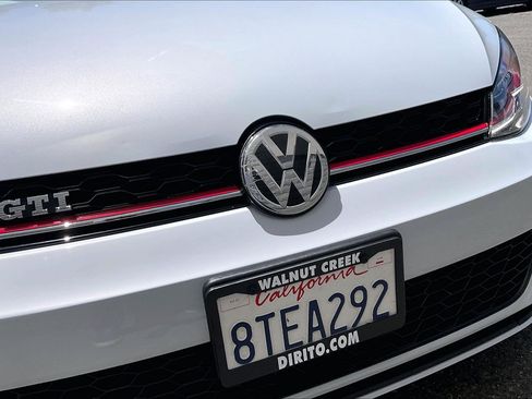 Used 2018 Volkswagen GTI SE FWD image 29
