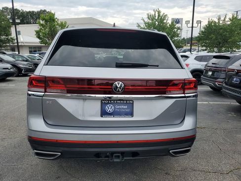 Certified 2024 Volkswagen Atlas SE w/ Panoramic Sunroof Package FWD image 5