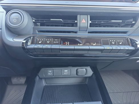 Used 2024 Toyota Prius Limited image 24