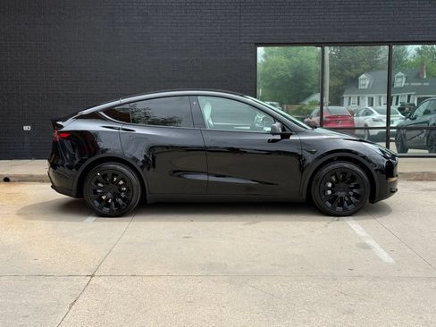 Used 2023 Tesla Model Y Long Range AWD/4WD image 11