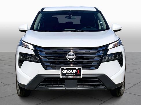 Used 2024 Nissan Rogue SV image 4