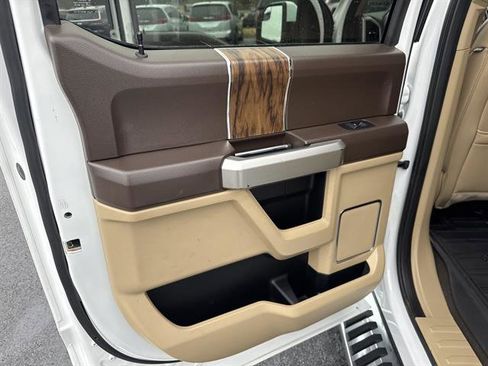 Used 2019 Ford F150 Lariat w/ Trailer Tow Package image 19