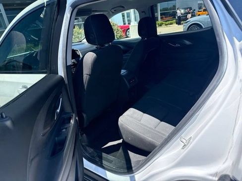 Used 2022 GMC Terrain SLE FWD image 10