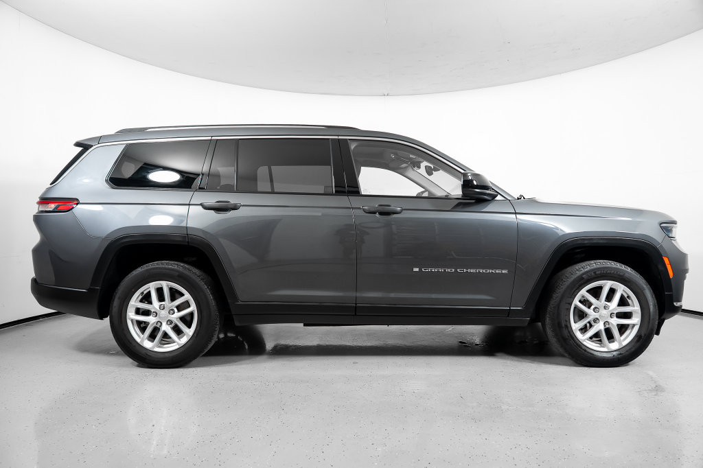 Used 2023 Jeep Grand Cherokee L Laredo w/ Luxury Tech Group I AWD/4WD image 3