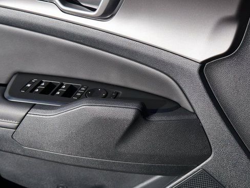 New 2026 Kia Sportage EX image 42