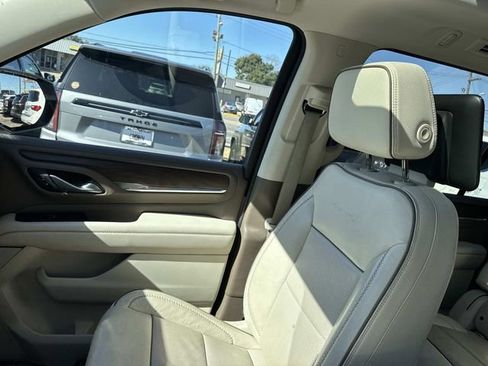 Used 2021 GMC Yukon XL Denali image 21