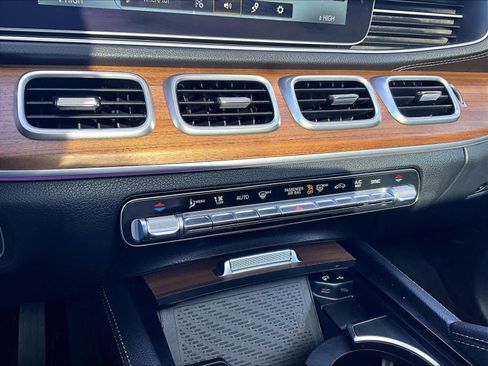 Used 2021 Mercedes-Benz GLS 450 4MATIC image 27