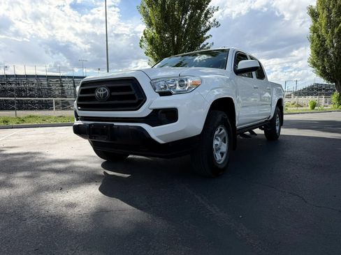 Used 2021 Toyota Tacoma SR AWD/4WD image 11