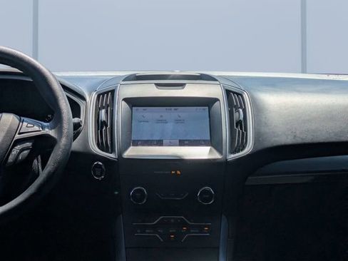 Used 2020 Ford Edge SE FWD image 18