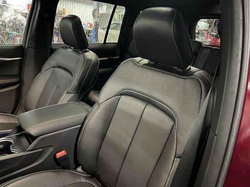 New 2026 Jeep Grand Cherokee Limited image 25