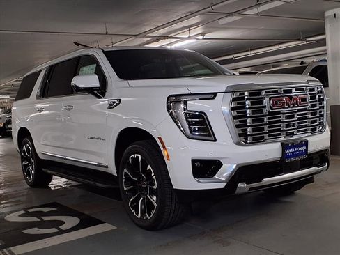 New 2026 GMC Yukon XL Denali w/ Advanced Technology Package AWD/4WD image 3