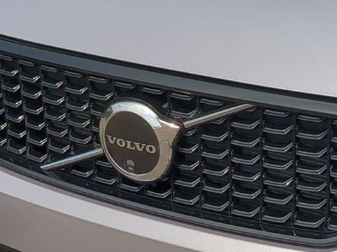 Certified 2026 Volvo XC40 B5 Plus AWD/4WD image 11