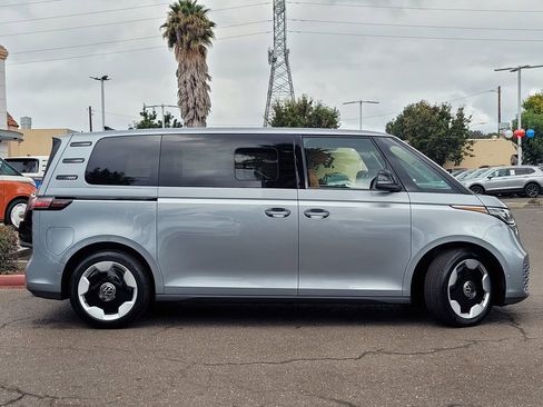 New 2025 Volkswagen ID. Buzz Pro S image 2