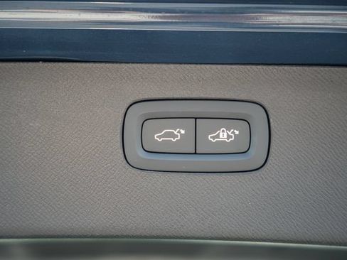 Used 2025 Volvo XC90 T8 Ultra w/ Protection Package Premier AWD/4WD image 11