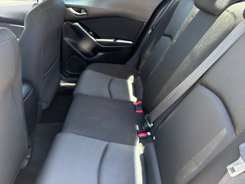 Used 2017 MAZDA MAZDA3 Sport FWD image 17