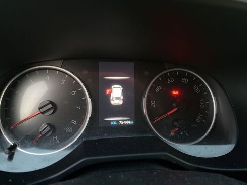 Used 2021 Toyota RAV4 LE image 2