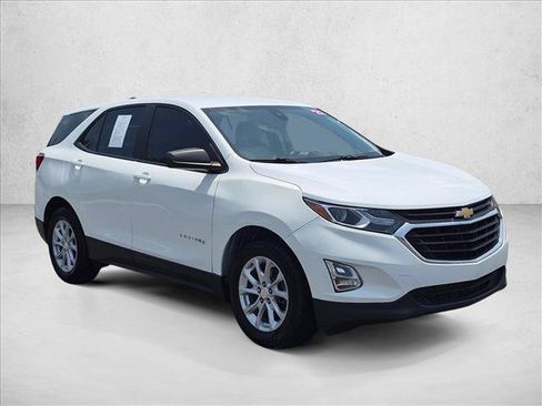 Used 2021 Chevrolet Equinox LS FWD image 3